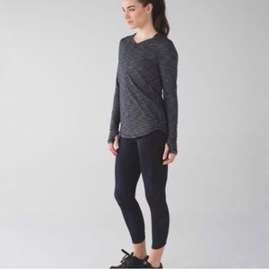 Lululemon Fresh Mesh Run Crop Wind Chill Deep Navy  25” Inseam w Pockets Size 4